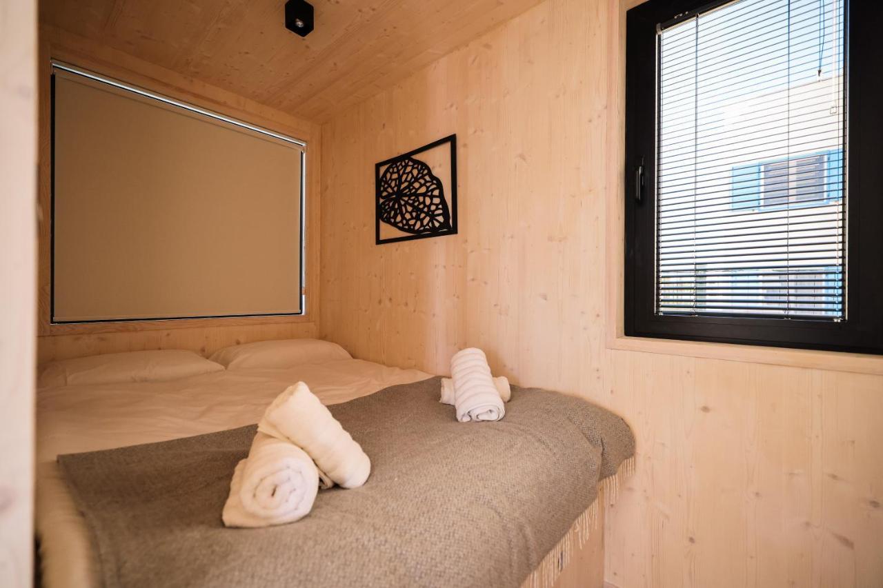Arcadia Eco-Luxe Mobile Homes With Infinity Pool By Oiko Collection Privlaka  Exterior foto