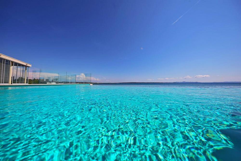 Arcadia Eco-Luxe Mobile Homes With Infinity Pool By Oiko Collection Privlaka  Exterior foto